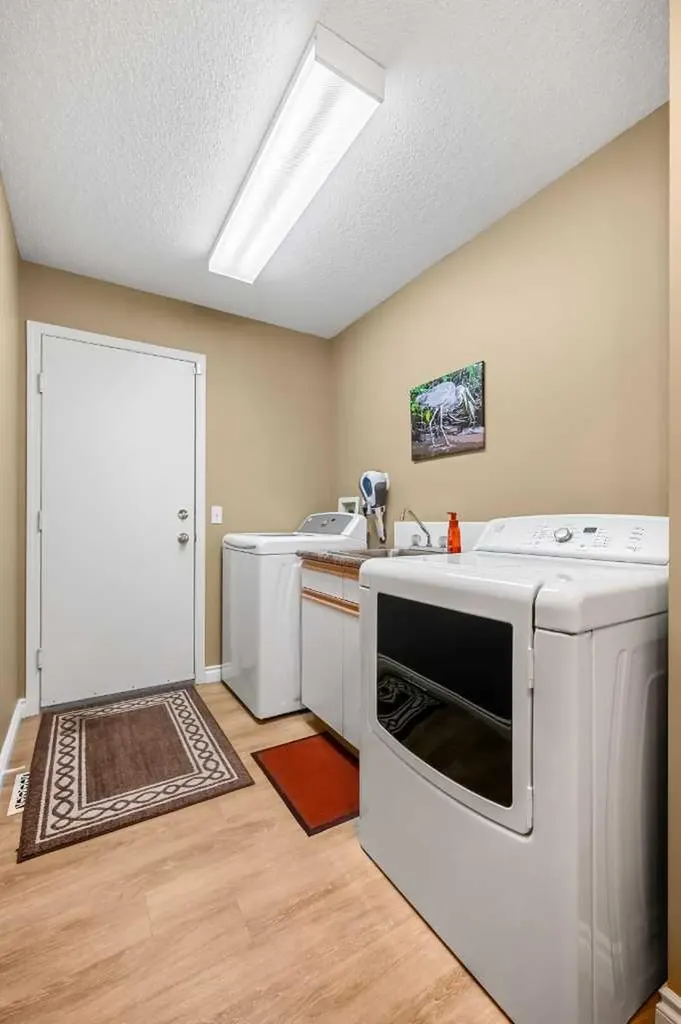 22 Mt Mckenzie Villas SE Calgary AB T2Z 2P9