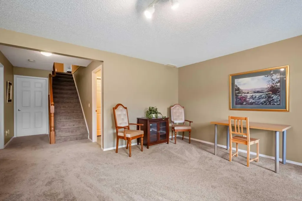 22 Mt Mckenzie Villas SE Calgary AB T2Z 2P9