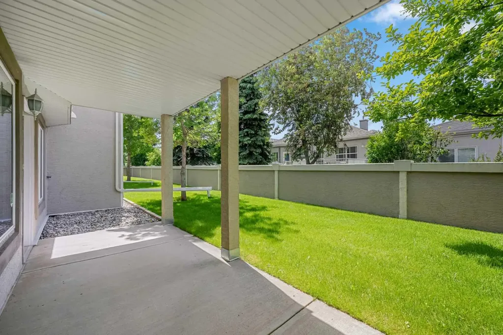 22 Mt Mckenzie Villas SE Calgary AB T2Z 2P9