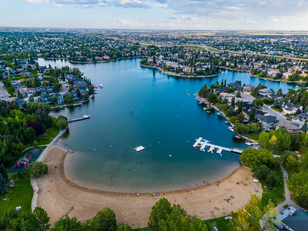 22 Mt Mckenzie Villas SE Calgary AB T2Z 2P9