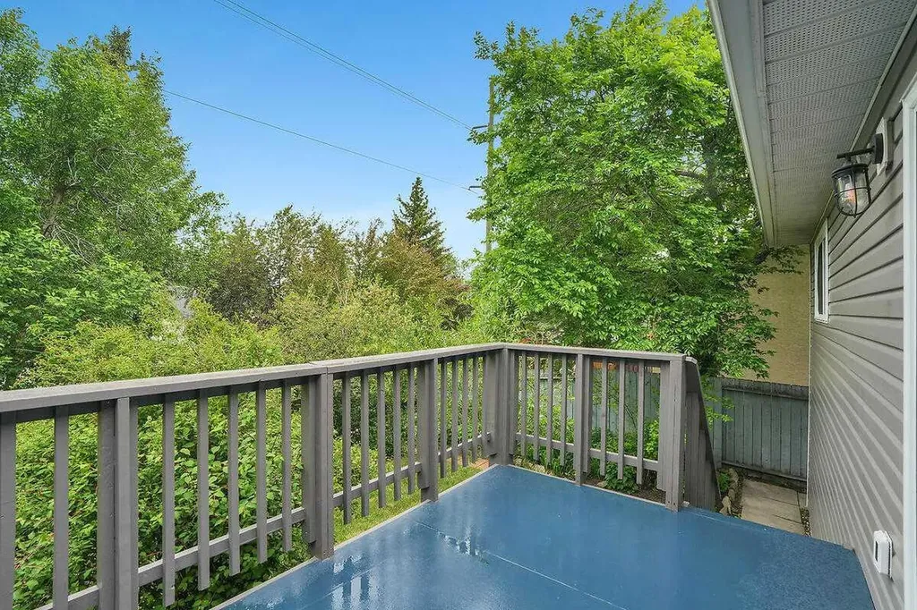 45 Shawinigan Road SW Calgary AB T2Y 2V6