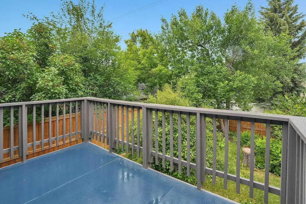 45 Shawinigan Road SW Calgary AB T2Y 2V6