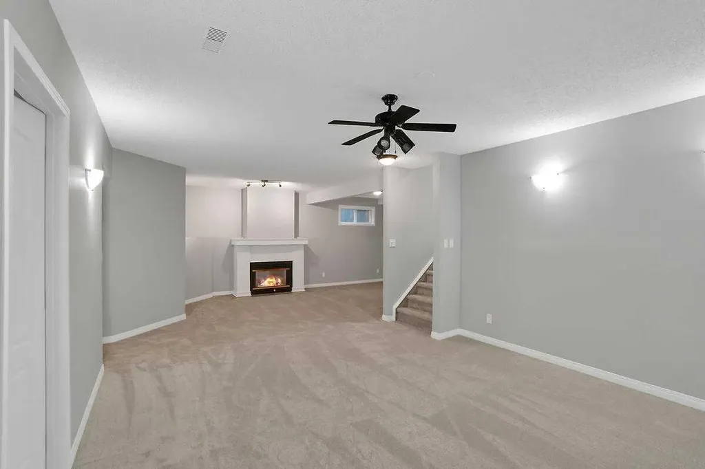 45 Shawinigan Road SW Calgary AB T2Y 2V6