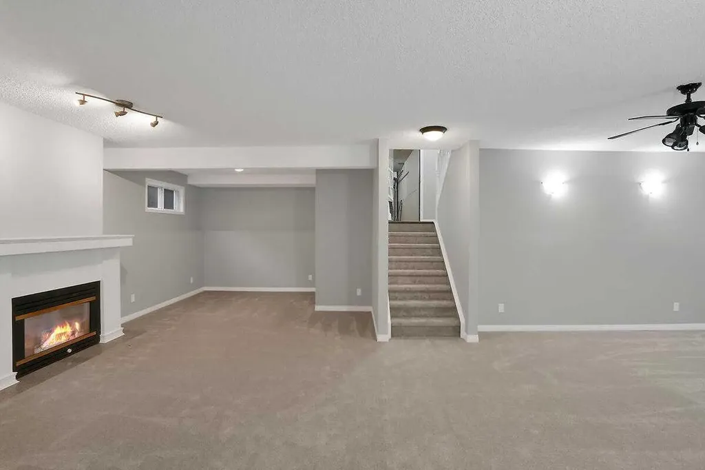 45 Shawinigan Road SW Calgary AB T2Y 2V6
