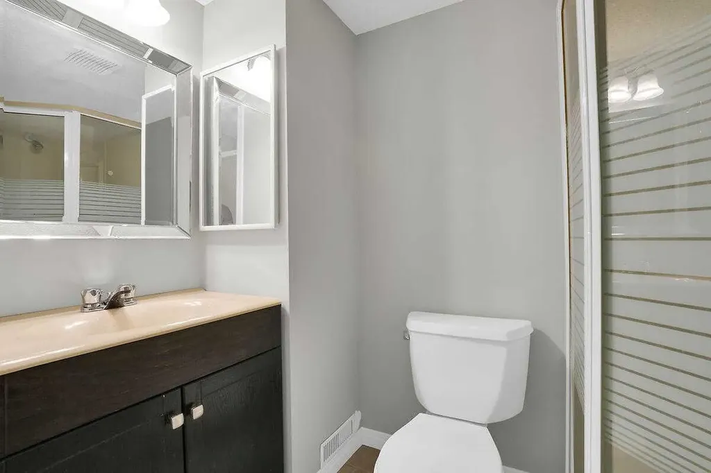 45 Shawinigan Road SW Calgary AB T2Y 2V6