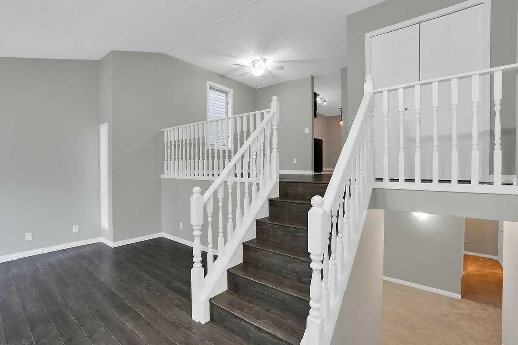 45 Shawinigan Road SW Calgary AB T2Y 2V6