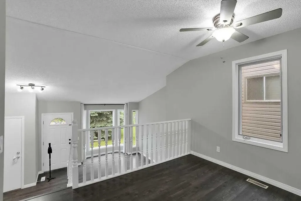45 Shawinigan Road SW Calgary AB T2Y 2V6