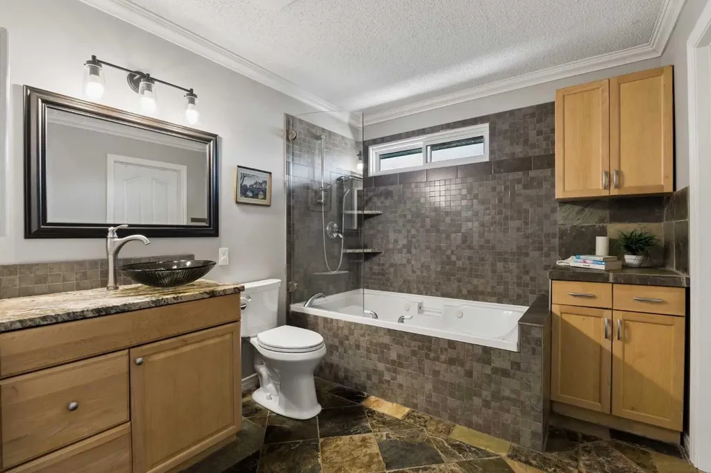 8011 Huntington Street NE Calgary AB T2K5B8