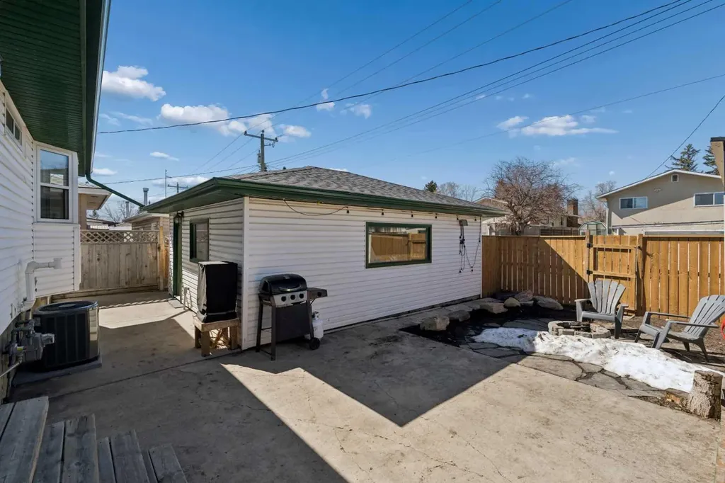 8011 Huntington Street NE Calgary AB T2K5B8