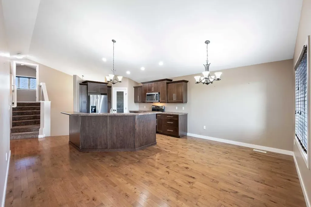 7408 29 Street Lloydminster AB T9V 3N1
