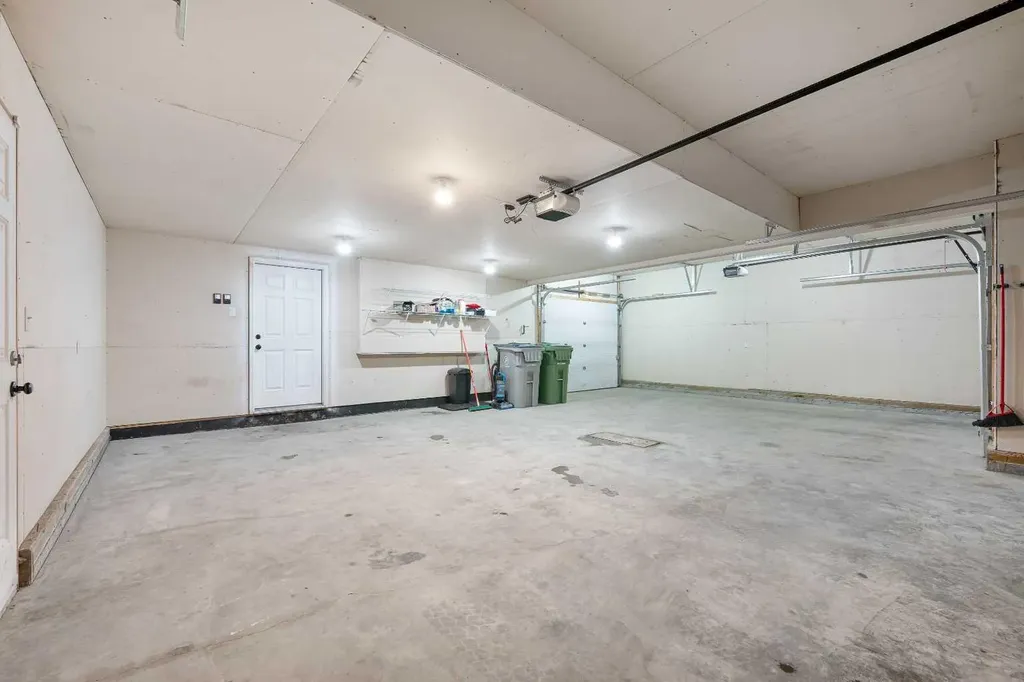 7408 29 Street Lloydminster AB T9V 3N1