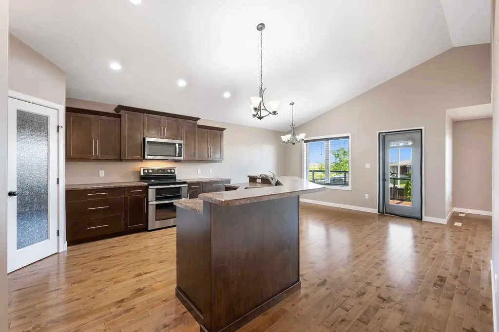 7408 29 Street Lloydminster AB T9V 3N1