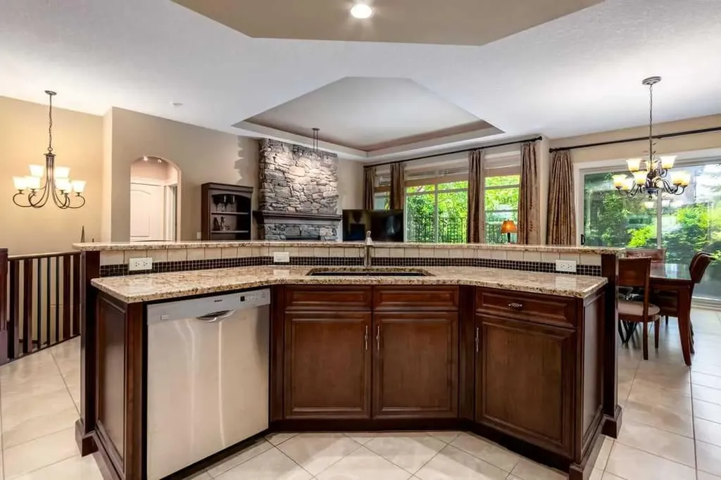 115 Wentworth Lane SW Calgary AB T3H 0E1