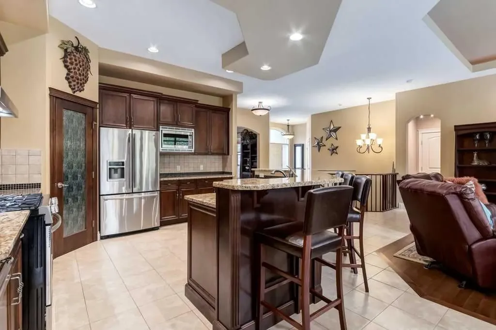 115 Wentworth Lane SW Calgary AB T3H 0E1