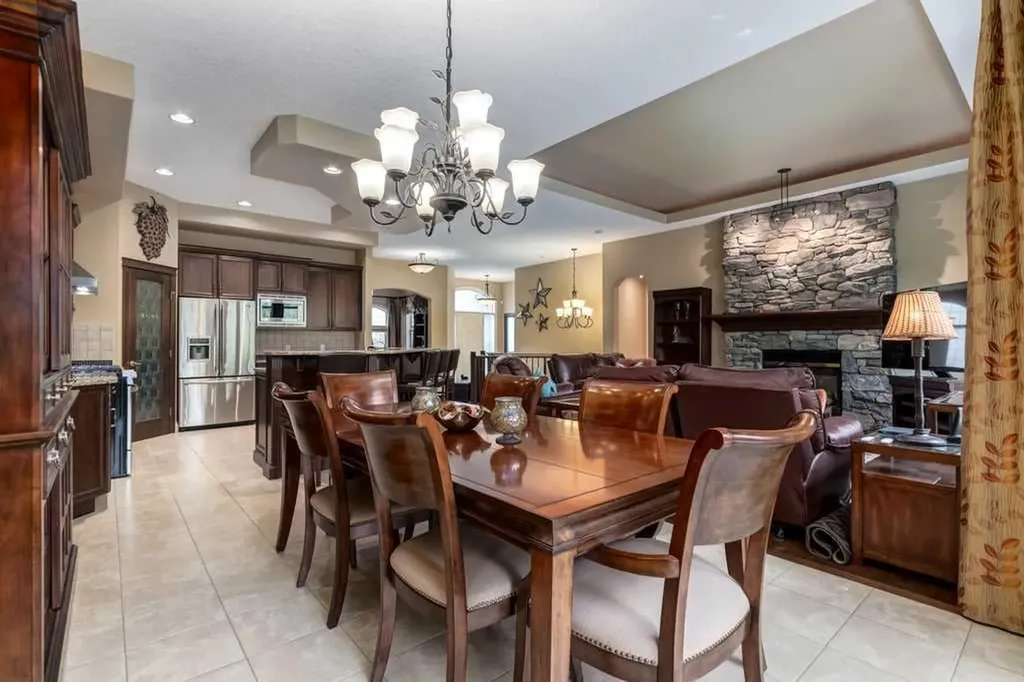 115 Wentworth Lane SW Calgary AB T3H 0E1