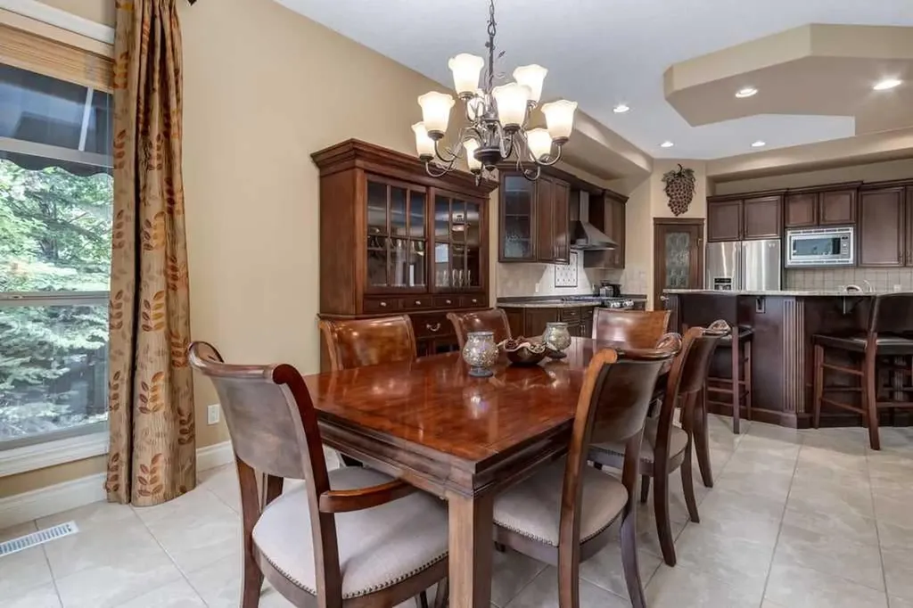 115 Wentworth Lane SW Calgary AB T3H 0E1