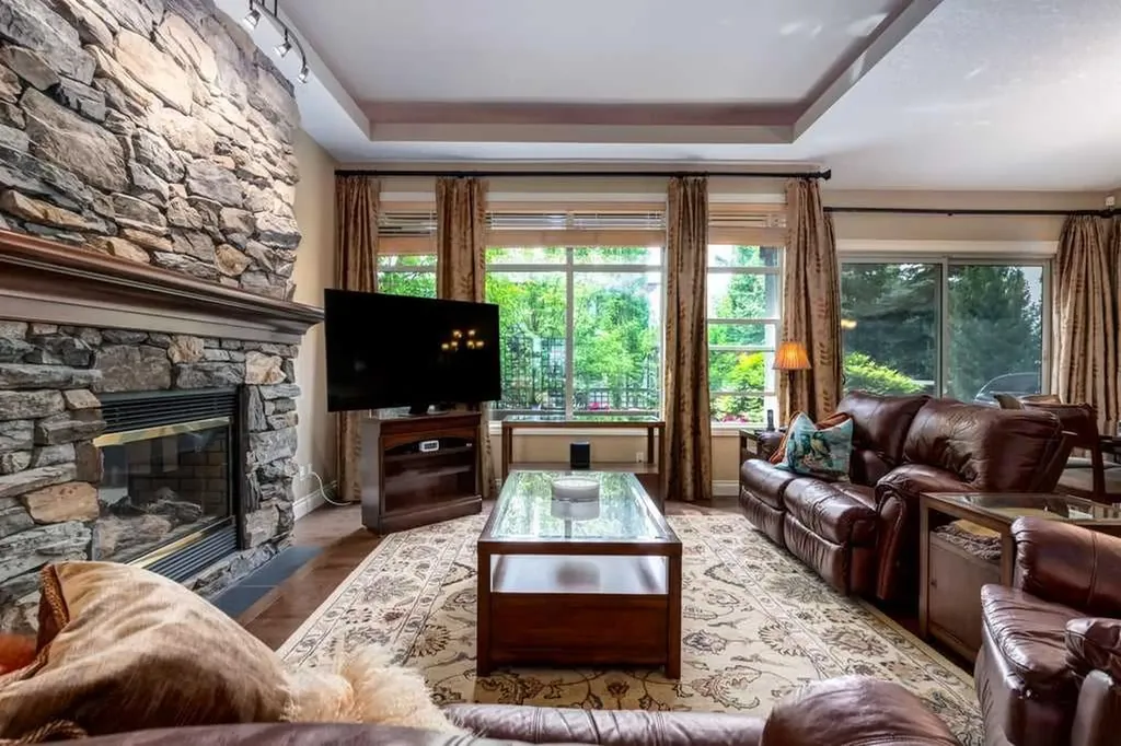 115 Wentworth Lane SW Calgary AB T3H 0E1