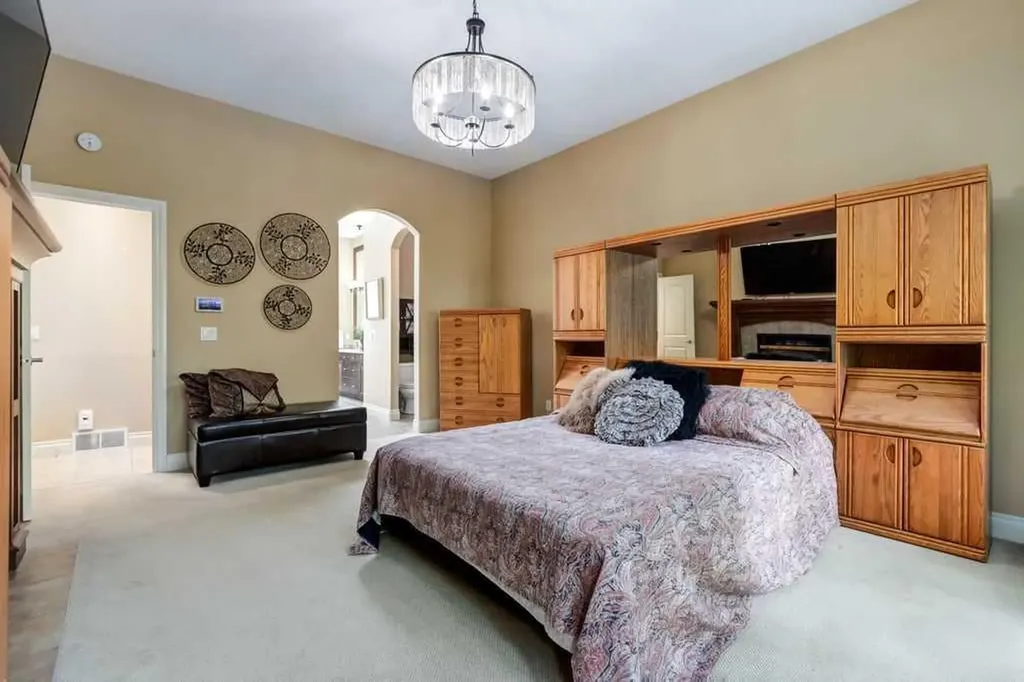 115 Wentworth Lane SW Calgary AB T3H 0E1