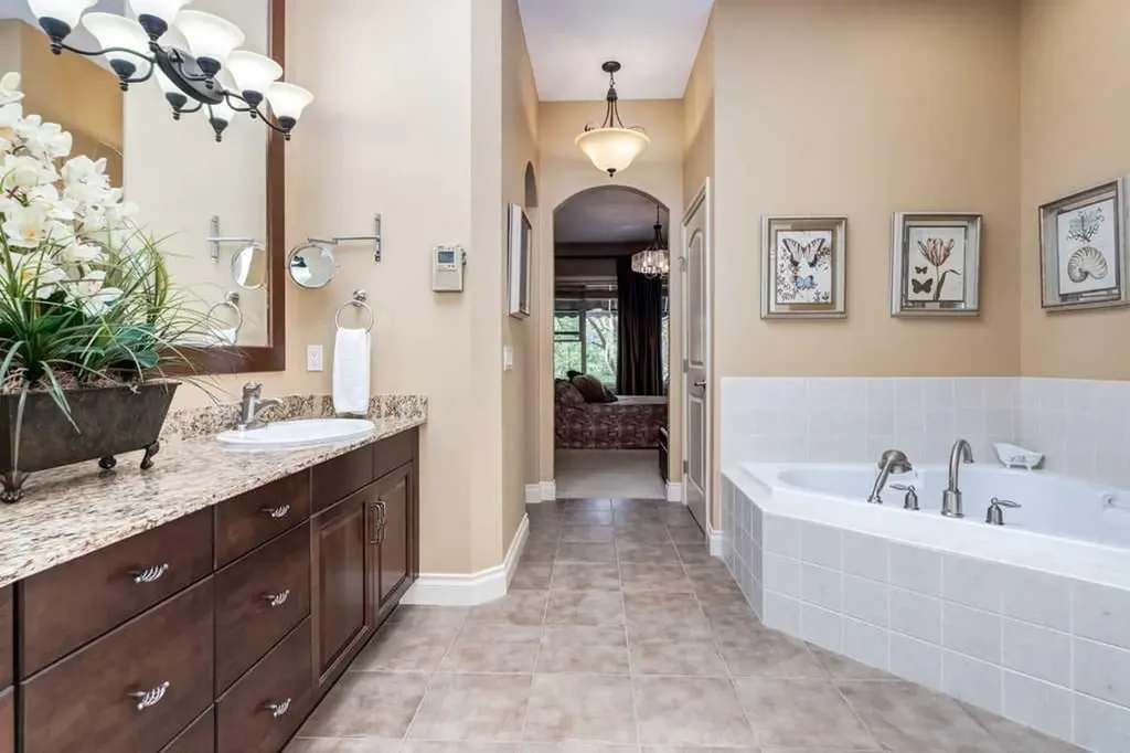 115 Wentworth Lane SW Calgary AB T3H 0E1