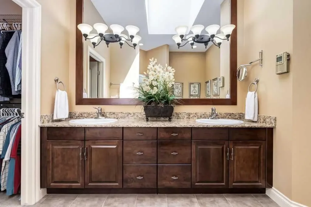115 Wentworth Lane SW Calgary AB T3H 0E1