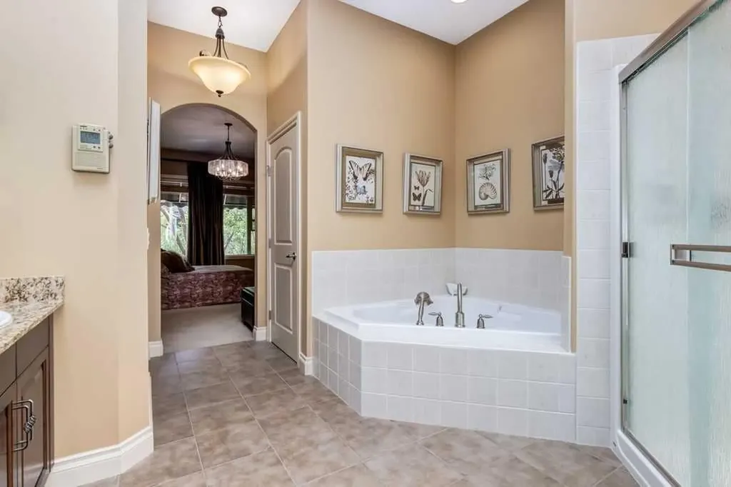 115 Wentworth Lane SW Calgary AB T3H 0E1