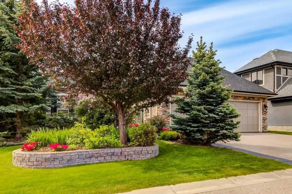115 Wentworth Lane SW Calgary AB T3H 0E1