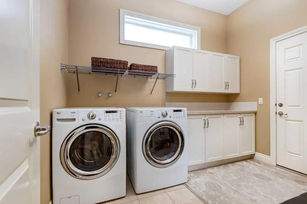 115 Wentworth Lane SW Calgary AB T3H 0E1