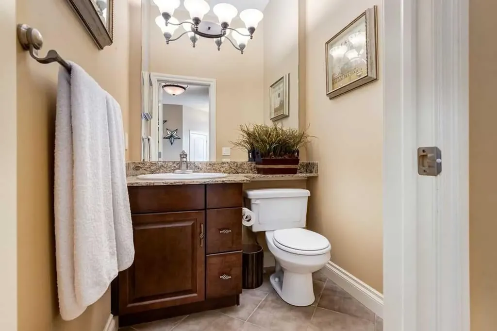 115 Wentworth Lane SW Calgary AB T3H 0E1