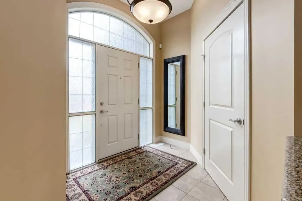 115 Wentworth Lane SW Calgary AB T3H 0E1