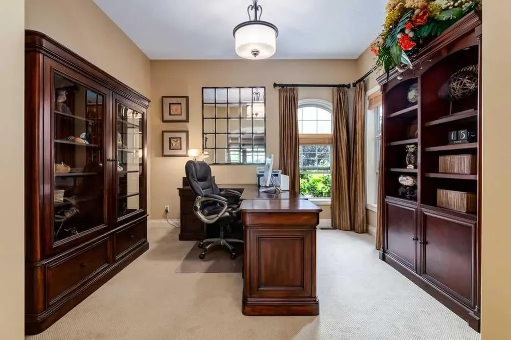 115 Wentworth Lane SW Calgary AB T3H 0E1