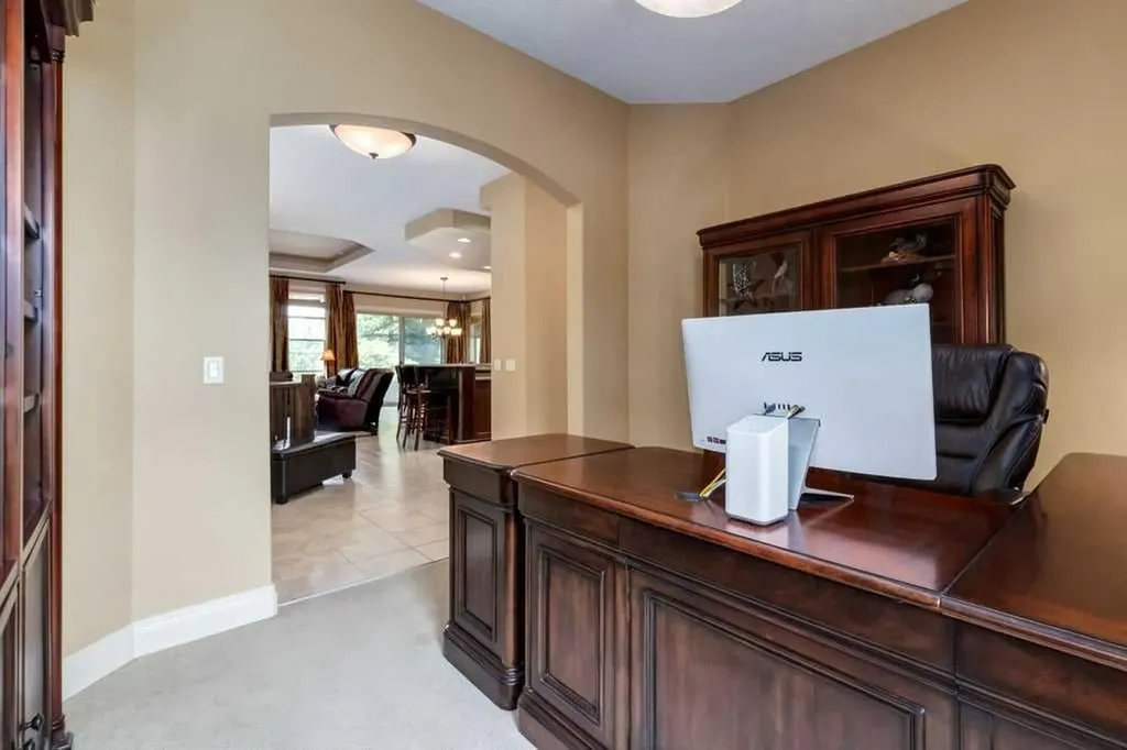 115 Wentworth Lane SW Calgary AB T3H 0E1