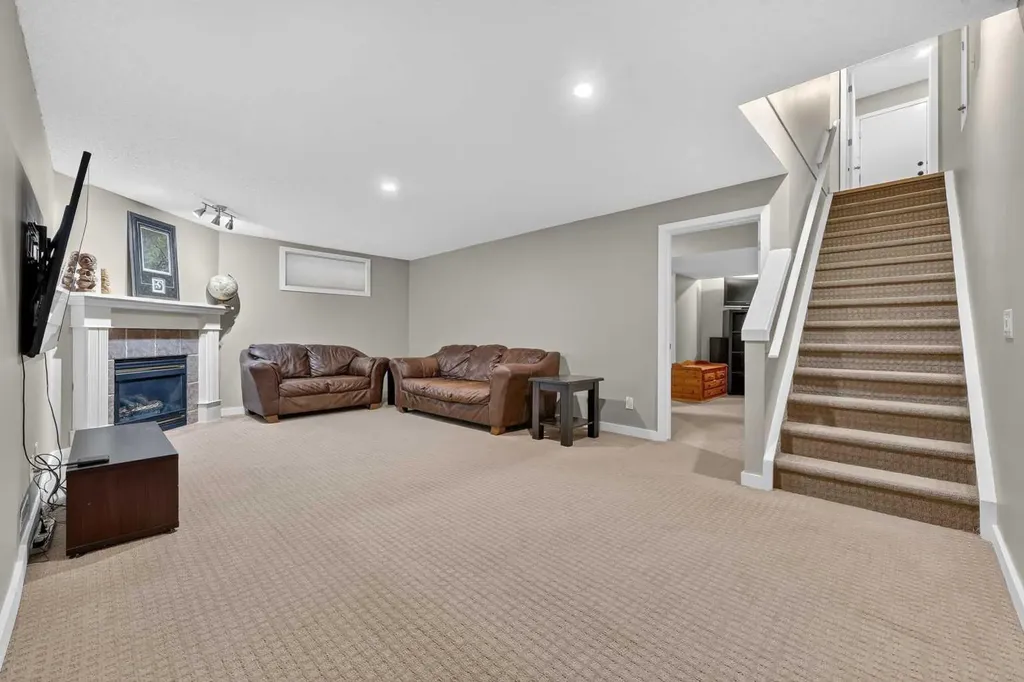 67 Hidden Ranch Terrace NW Calgary AB T3A 5A4