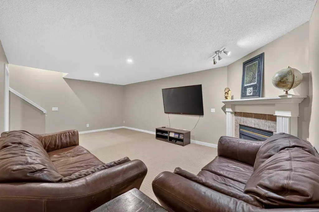 67 Hidden Ranch Terrace NW Calgary AB T3A 5A4