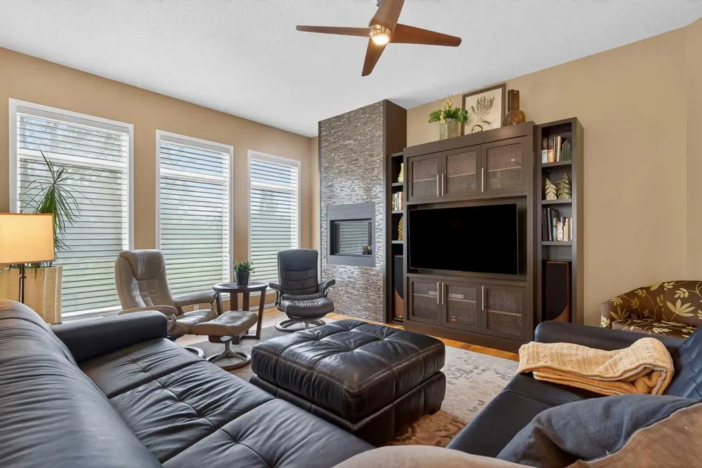 15 Hampstead Rise NW Calgary AB T3A 6B4