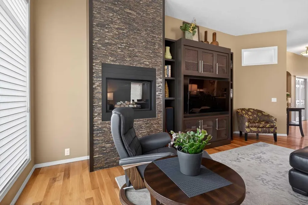 15 Hampstead Rise NW Calgary AB T3A 6B4