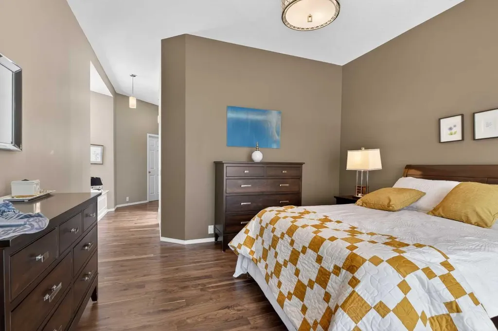 15 Hampstead Rise NW Calgary AB T3A 6B4