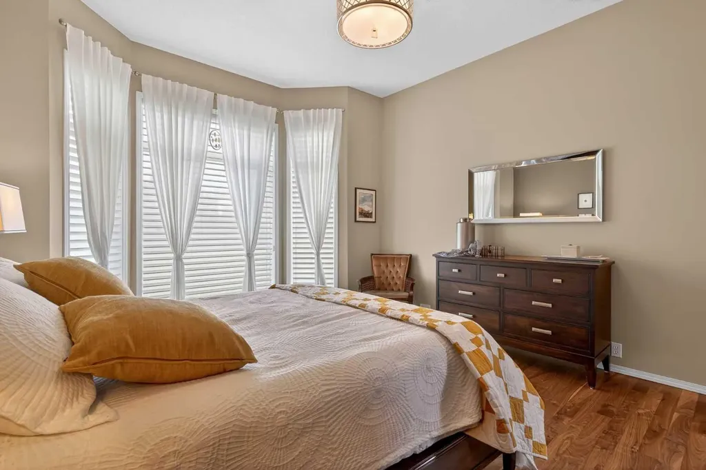 15 Hampstead Rise NW Calgary AB T3A 6B4