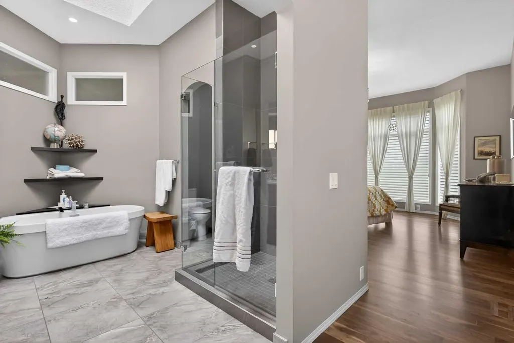 15 Hampstead Rise NW Calgary AB T3A 6B4
