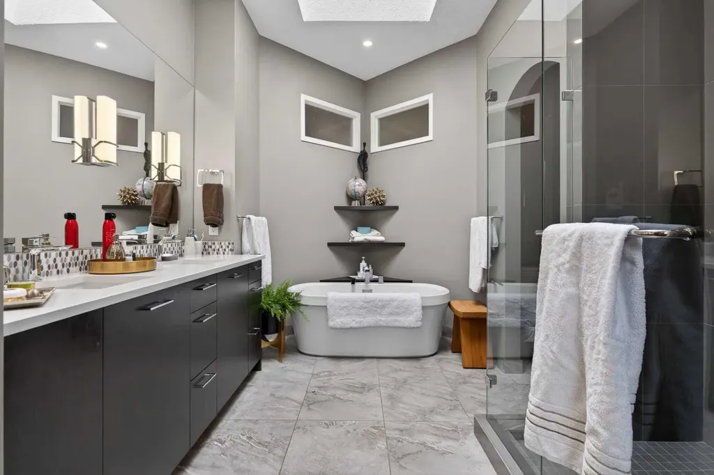 15 Hampstead Rise NW Calgary AB T3A 6B4