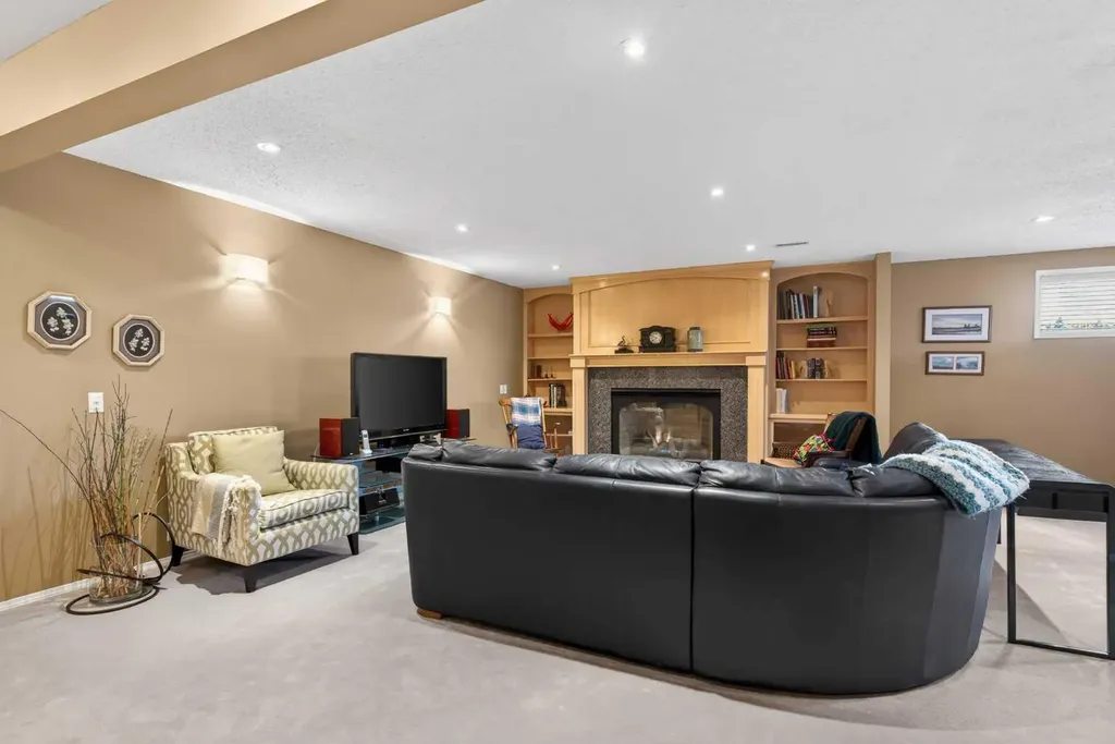 15 Hampstead Rise NW Calgary AB T3A 6B4