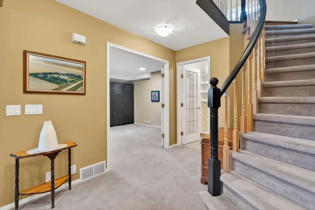 15 Hampstead Rise NW Calgary AB T3A 6B4