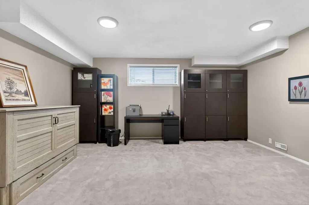 15 Hampstead Rise NW Calgary AB T3A 6B4