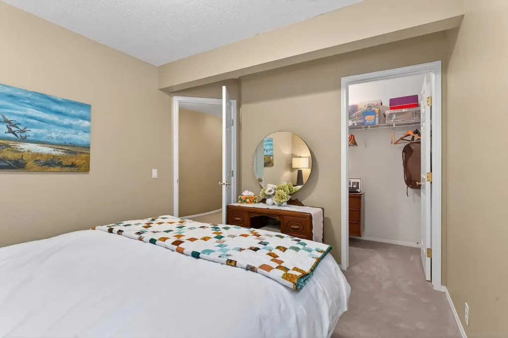 15 Hampstead Rise NW Calgary AB T3A 6B4