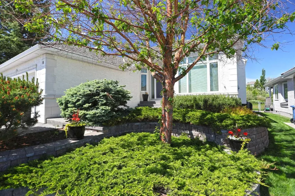 15 Hampstead Rise NW Calgary AB T3A 6B4