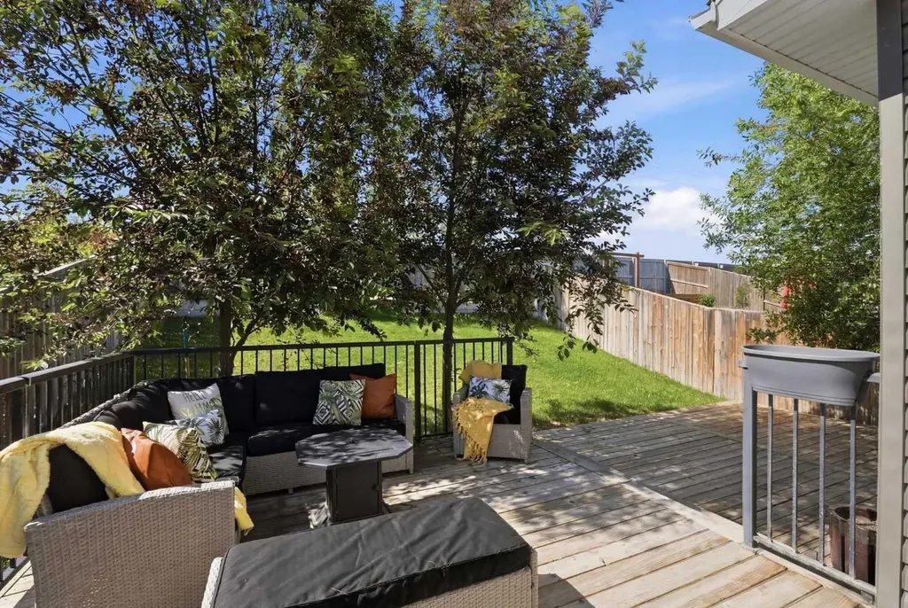245 Cimarron Vista Way Okotoks AB T1S 1L5