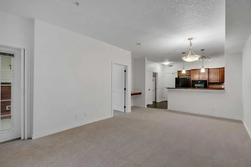 30 Royal Oak Plaza NW Calgary AB T3G 0C1