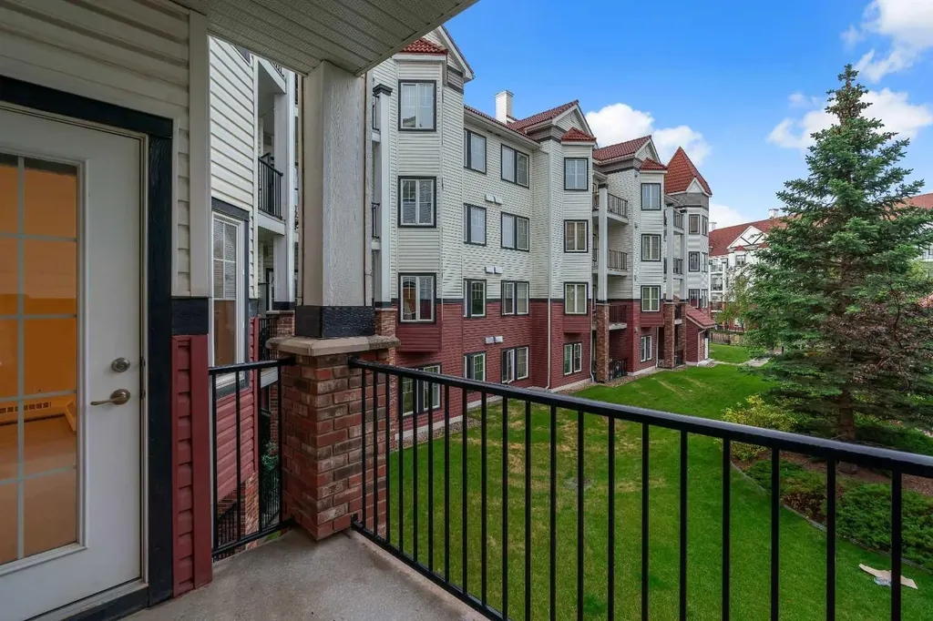 30 Royal Oak Plaza NW Calgary AB T3G 0C1