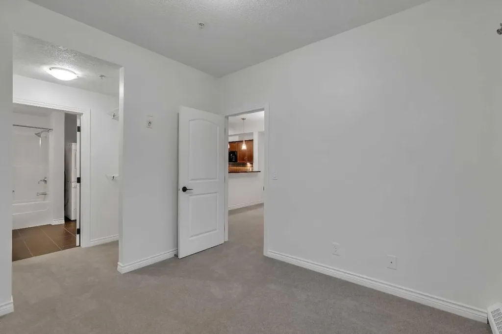 30 Royal Oak Plaza NW Calgary AB T3G 0C1
