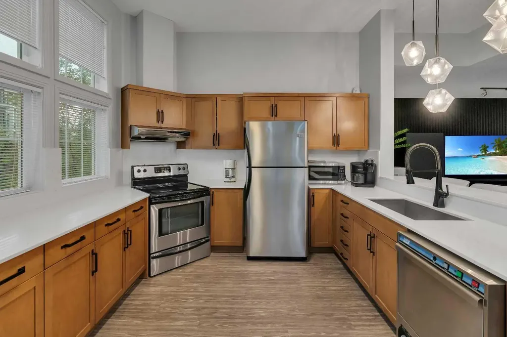 30 Royal Oak Plaza NW Calgary AB T3G 0C1