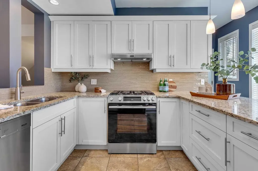 2215 3 Avenue NW Calgary AB T2N0K7
